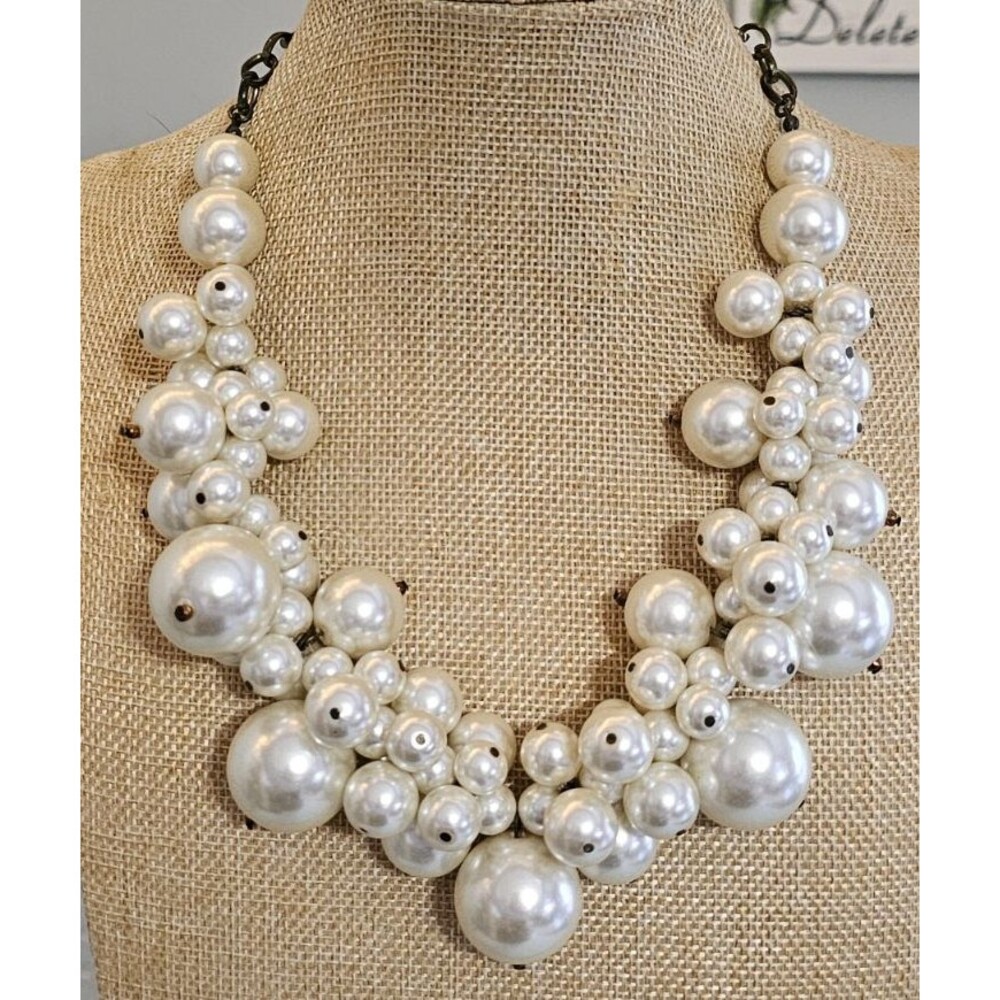 Chunky Bib Faux Pearl Cluster Necklace 20"L